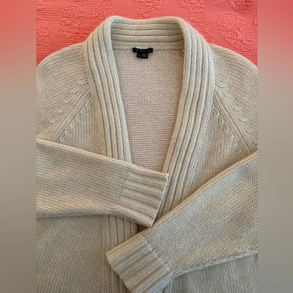 EUC Theory cashmere/merino wool blend cream colored sweater, size Smalll - Picture 7 of 8